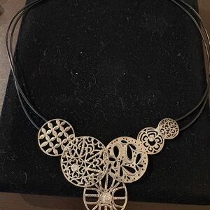 Elegant Gold Pendant Necklace